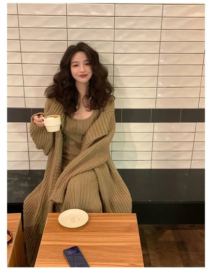 2024 Winter Hong Kong Style Retro Casual Knitted Cardigan Two-piece Set for Women Autumn/Winter New Mid-length Coat and Dress