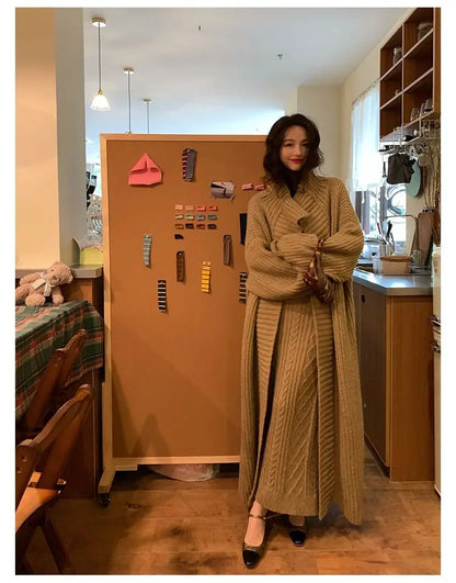 2024 Winter Hong Kong Style Retro Casual Knitted Cardigan Two-piece Set for Women Autumn/Winter New Mid-length Coat and Dress